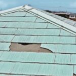 屋根塗装が剥がれ